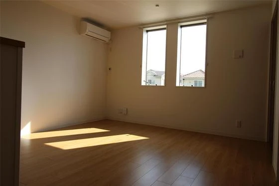 グランフルール庭瀬 B