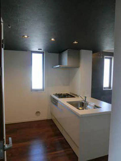 サリアンコート川田