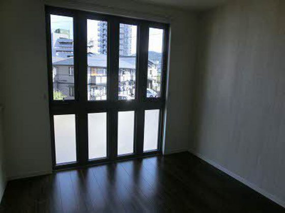 サリアンコート川田