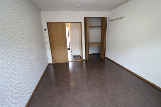 セジュール高志B