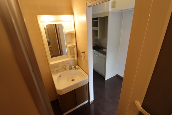 セジュール高志B