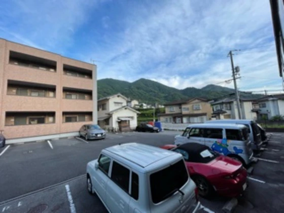 セジュール高志B