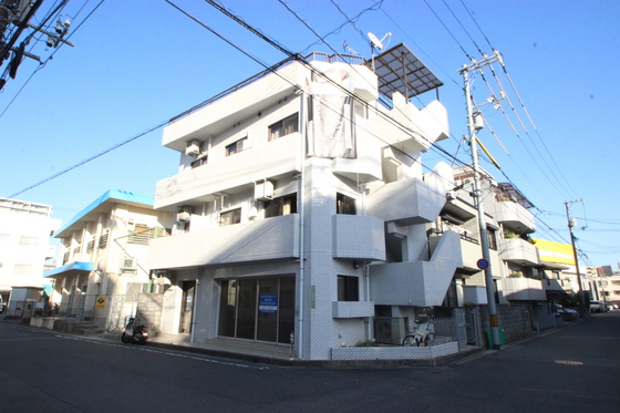 三篠アルティメイトビル