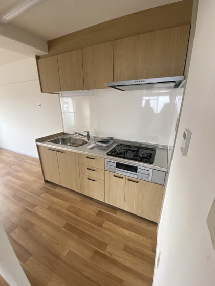 グローバル五日市中央