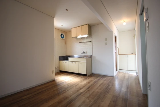 ドミール平野 B棟