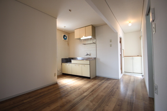 ドミール平野 B棟