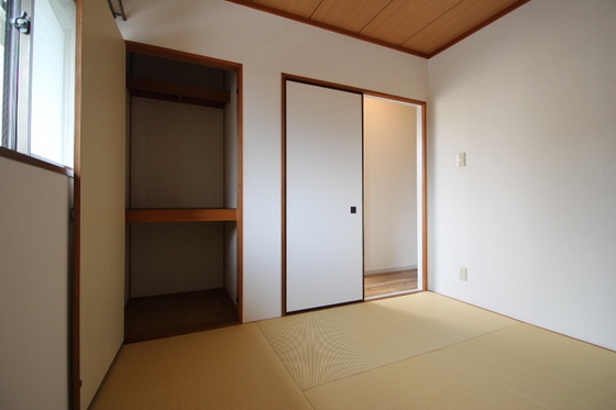 ドミール平野 B棟