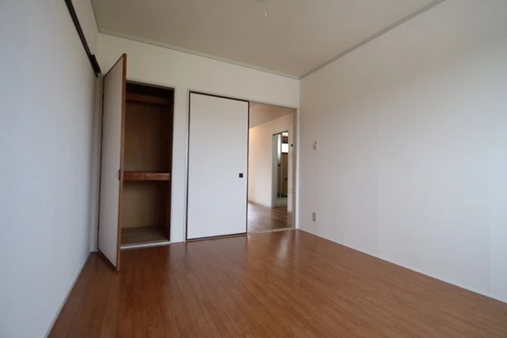 ドミール平野 B棟