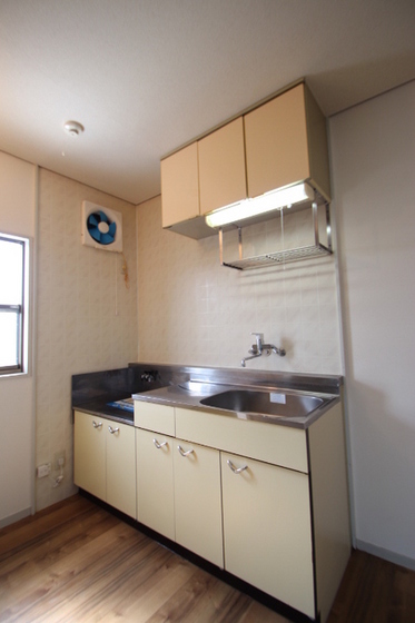 ドミール平野 B棟