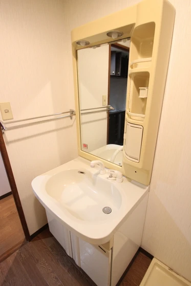 ふぁみ～ゆ舟入南