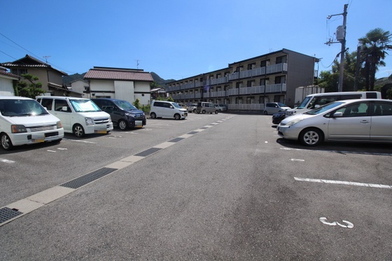 レオパレスグランデタカヤマ