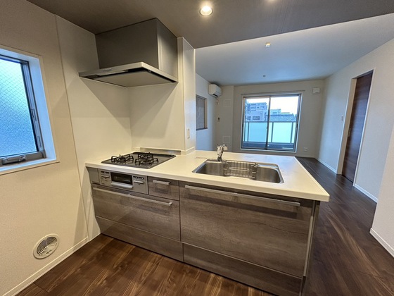 ビー・フォレスト コウゴ