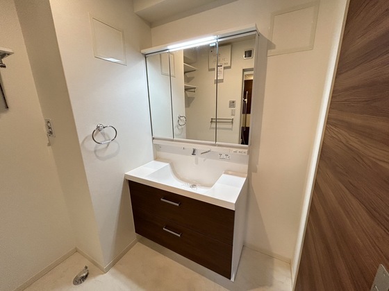 ビー・フォレスト コウゴ