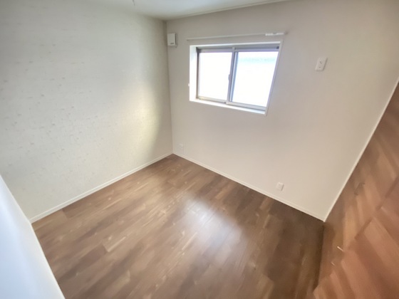 ビー・フォレスト コウゴ