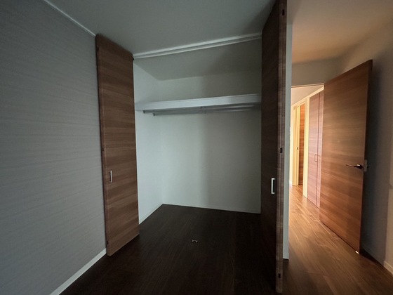 ビー・フォレスト コウゴ