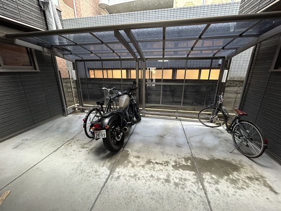 ビー・フォレスト コウゴ