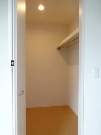 ラフィーネ下中野 A棟