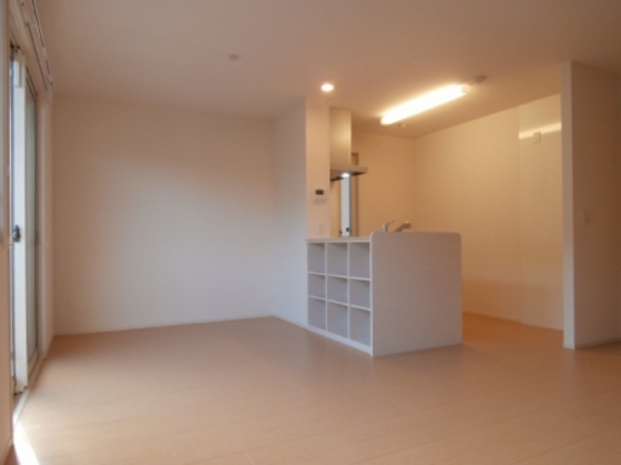 ラフィーネ下中野 A棟