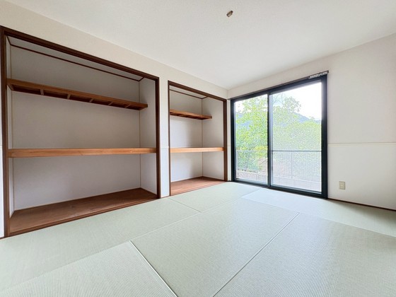 カーサ焼山中央 E棟