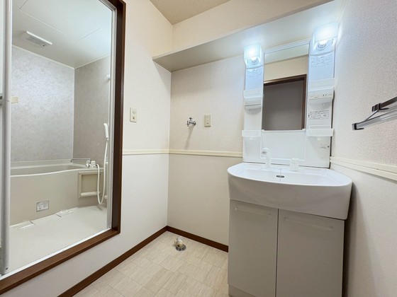 カーサ焼山中央 E棟