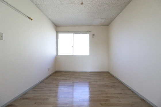 プレジール小野 E棟