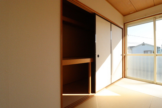 プレジール小野 E棟