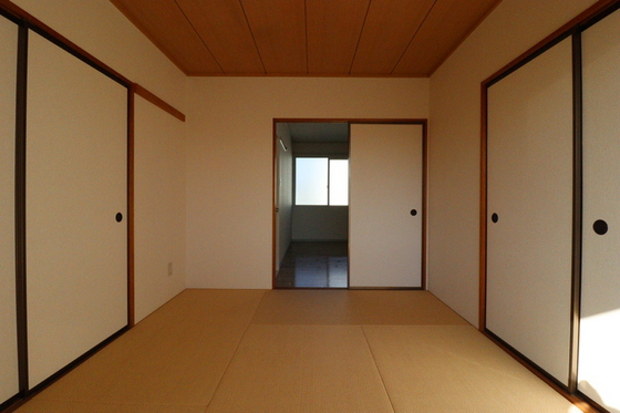 プレジール小野 E棟