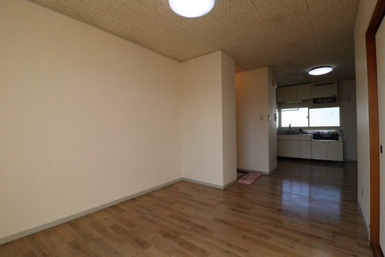 プレジール小野 E棟