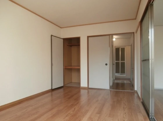 ニューハウジング