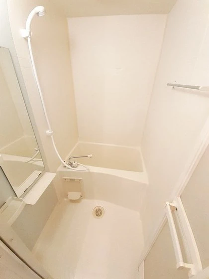 ラウンド ヒルズ イースト