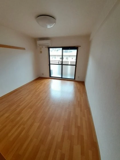 ラウンド ヒルズ イースト