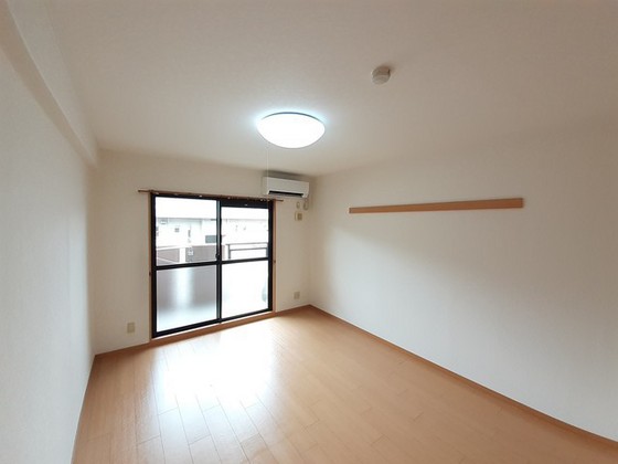 ラウンド ヒルズ イースト