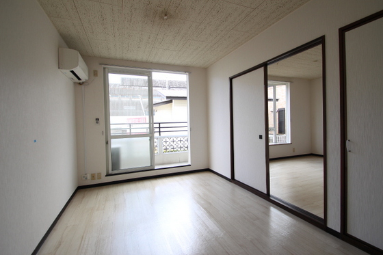 サンライズ久米 A