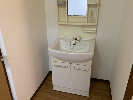 戸坂ラックビル