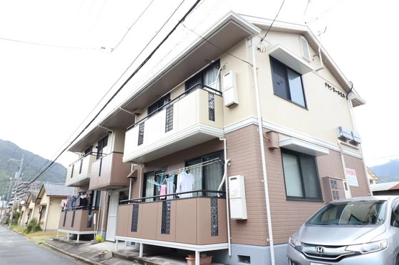 グランドールえみ