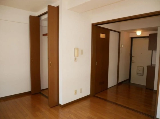 ラフィネ内山下