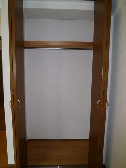 ラフィネ内山下