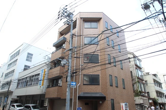 ラフィネ内山下