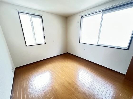 ニューヴァレイ船越 A棟