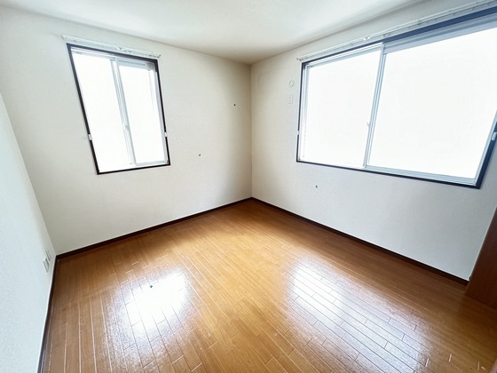 ニューヴァレイ船越 A棟