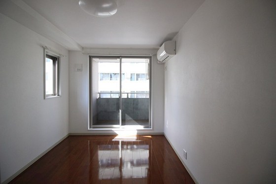 ピオニエール オモテチョウ