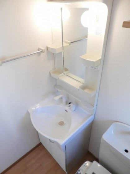 リースランド福島 A棟