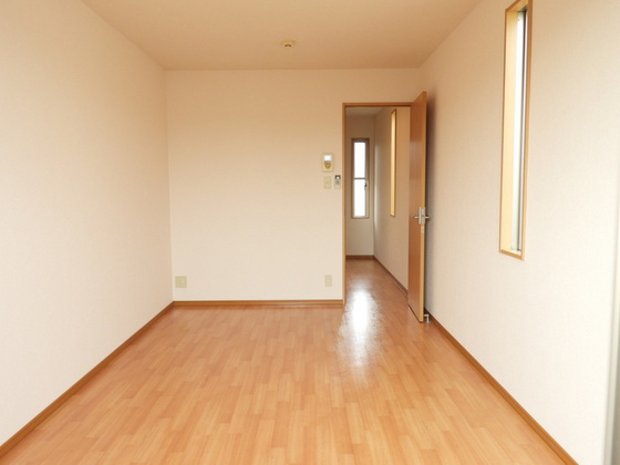 リースランド福島 A棟