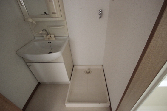 レジデンス川本E棟