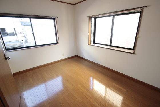 レジデンス川本E棟