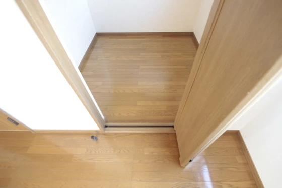 レジデンス川本E棟