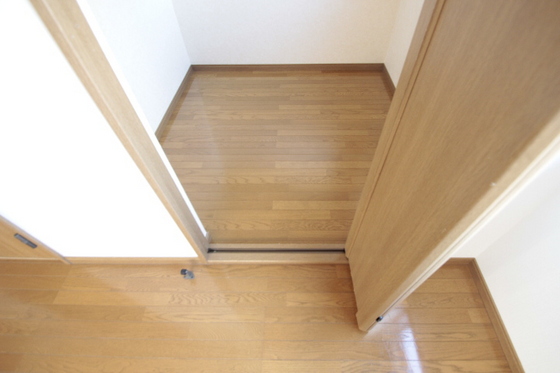 レジデンス川本E棟