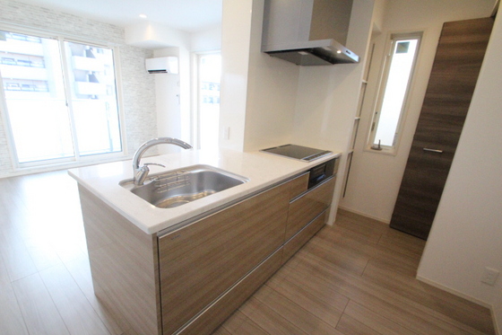 サリオス庚午北