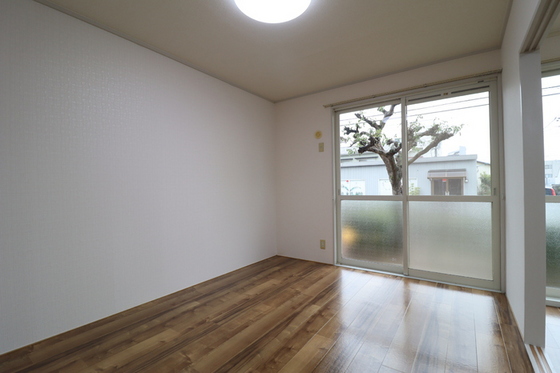 シャトル新福 A棟