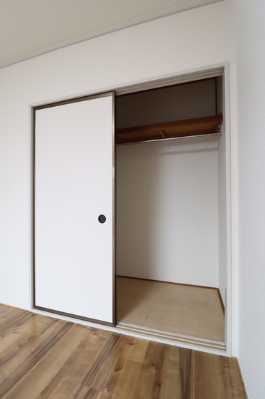 シャトル新福 A棟